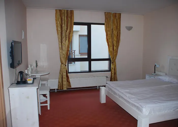 Anex 3* بانسكو